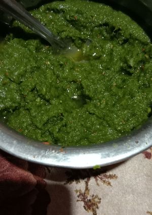 A picture of Spring onion chutney.