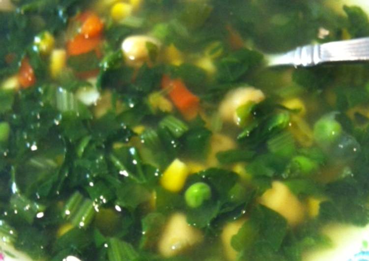 Sopa rápida de garbanzos con espinacas
