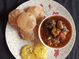 પૂરી (Poori Recipe In Gujarati)