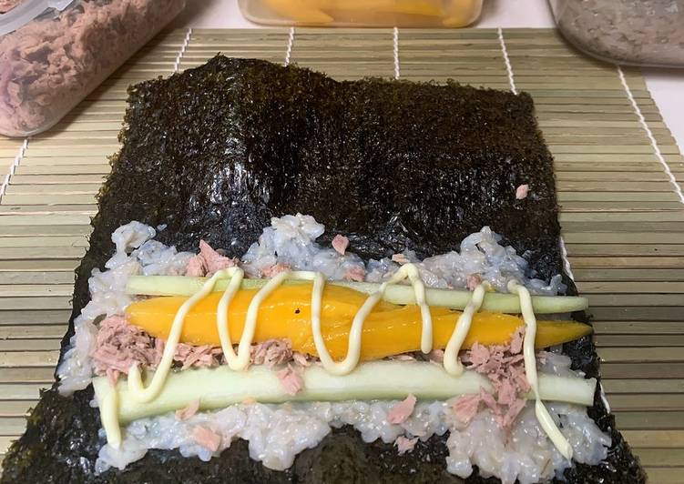 Steps to Make Delicious Canned Tuna, Japanese Brown Rice Kimbap