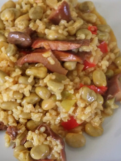 Una foto de Arroz integral con verduras y setas