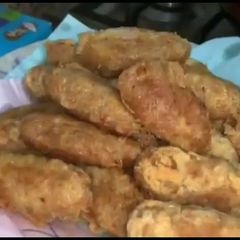 A picture of 3 spice chicken potato cutlets.