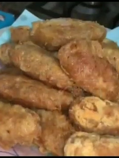 A picture of 3 spice chicken potato cutlets.
