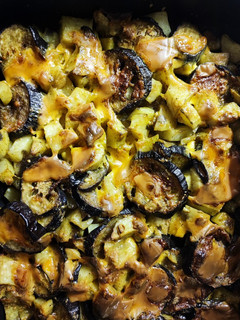 Una foto de Berenjenas gratinadas al horno con patatas