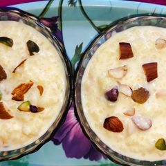 A picture of Rice kheer.