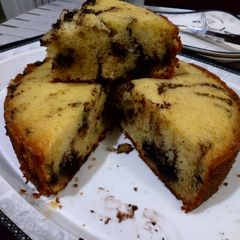 A picture of Pound cake (chocolate chip cake) flavor almond.