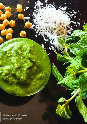 A picture of Pudina Chutney.