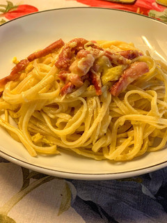Una foto de Tallarines a la carbonara auténtica