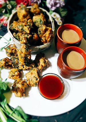 A picture of Malabar spinach fritters.