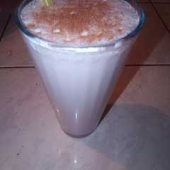 Una foto de Rico y espumoso Chocomilk de fresa 🍓