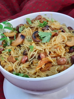 हेल्थी सेवई उपमा (healthy sevai upma recipe in hindi) रेसिपी मुख्य फोटो