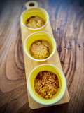 Crema de centolla con crujiente de pan
