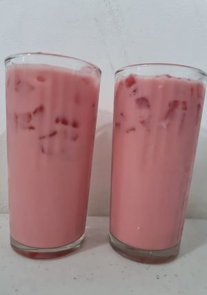 A picture of Mohobbet e shorbet / Rose flavoured milk shorbet.