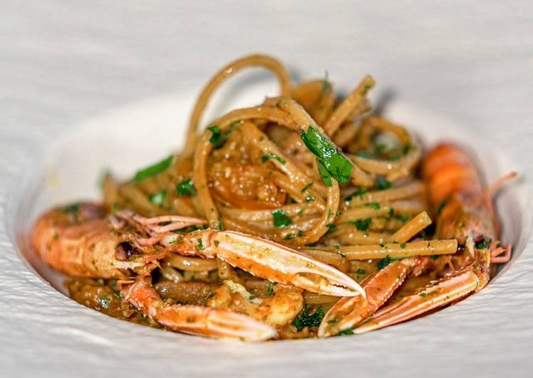 Easiest Way to Make Homemade Spaghetti con Scampi, Porcini e Pomodorini Gialli