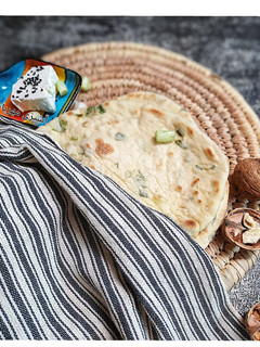 عکسی از دستور نان پیازچه تابه ای