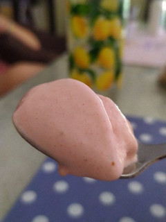 Una foto de Helado de fresa sin azúcar en Heladera