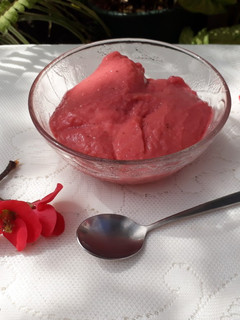 Una foto de Crema de frutillas