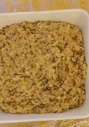 A picture of Mshombo (mushy coconut rice and greengrams).