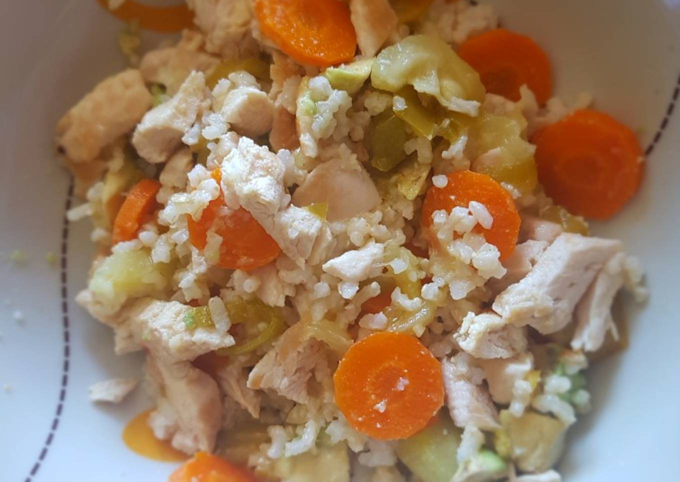 Arroz con verduras y pollo