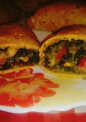 Una foto de Empanadas de verduras, con masa de harina integral y semillas 😉