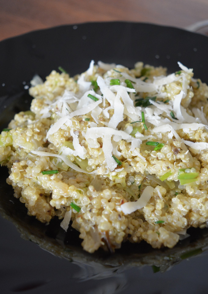 Una foto de Quinoa con puerros y trufa negra