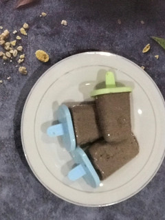 A picture of Banana Oreo Popsicle.