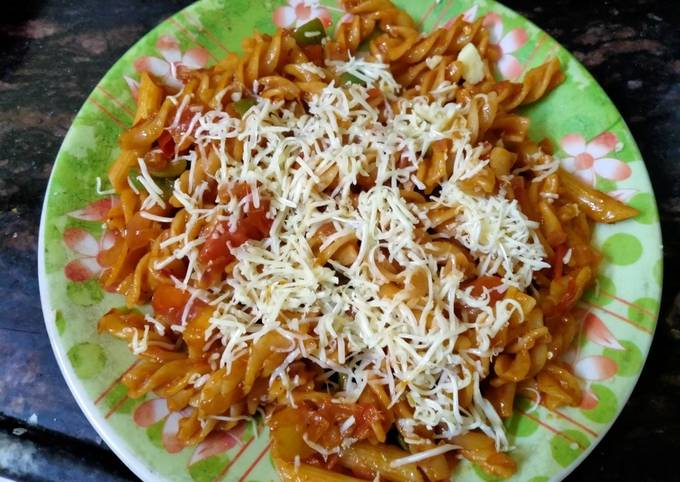 Yummy cheesy pasta