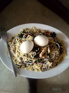 A picture of Scented noodles and eggs.