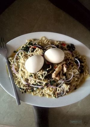 A picture of Scented noodles and eggs.