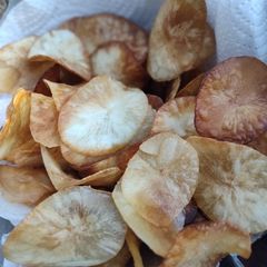 A picture of Cassava chips.
