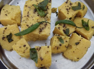 A picture of Rava besan instant dhokla.
