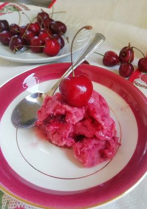 Foto di Gelato super facile alle ciliegie bimby 🍒 senza gelatiera
