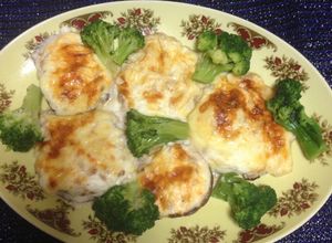 Una foto de Hongos Shiitake Relleno con Salsa Bechamel y Queso!!