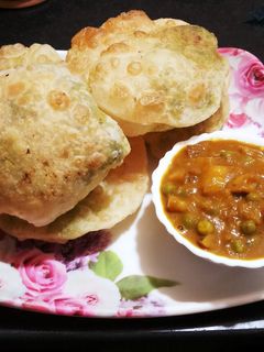 কড়াইশুঁটির কচুরি(Koraisutir kochuri recipe in Bengali) রেসিপির প্রধান ছবি