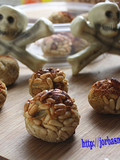 Una foto de Panellets de castañas y chufas