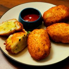 A picture of Bread Roll.