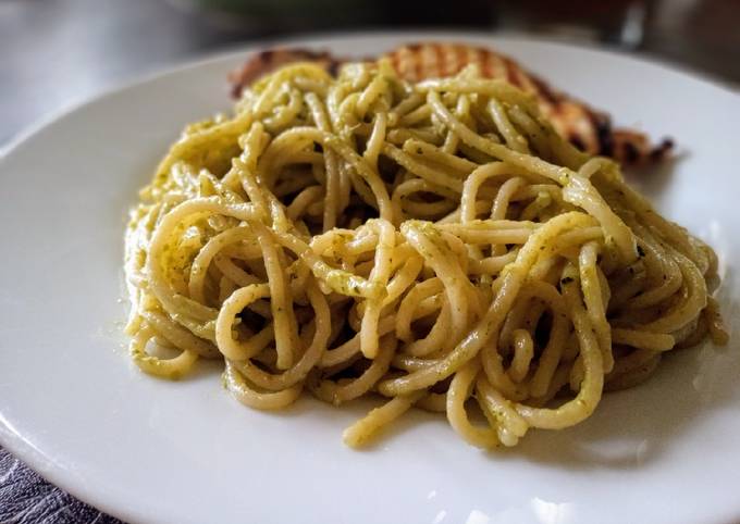 Spaghetti Al Pesto Receta De Paola Cookpad