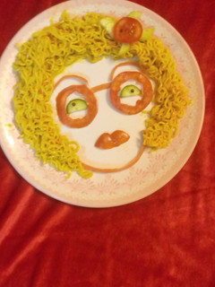 A picture of Maggi with Salad.