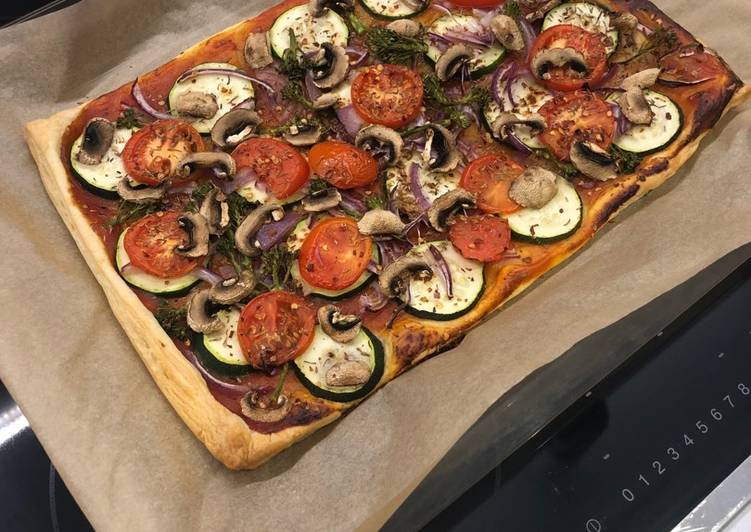 Veggie Pizza with pastry base