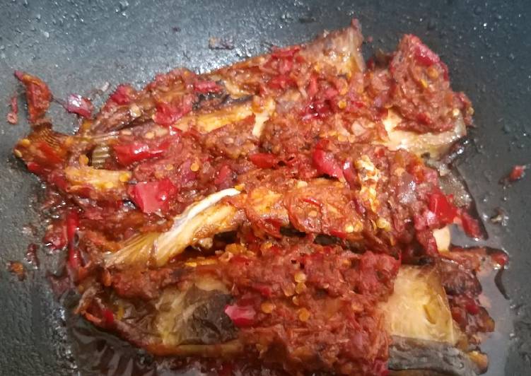 Cara Gampang Membuat Sambal ikan pari / ikan P yang Enak Banget