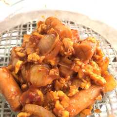 Bbq Sausages With Scrambled Eggs রেসিপির প্রধান ছবি