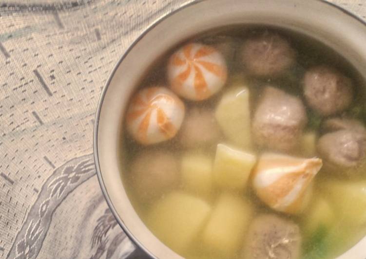 Step-by-Step Guide to Prepare Speedy Potato Meatballs and Cheese Dumpling Clear Soup