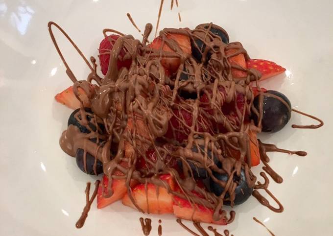 Iced Summer Berries with Chocolate ‘Ice Magic’ Recipe