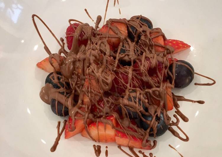 Simple Way to Prepare Any-night-of-the-week Iced Summer Berries with Chocolate ‘Ice Magic’