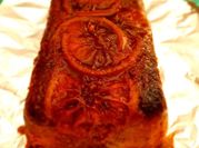 Una foto de pan de ciruela y nuez