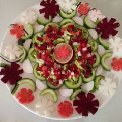 A picture of Tricolor salad.