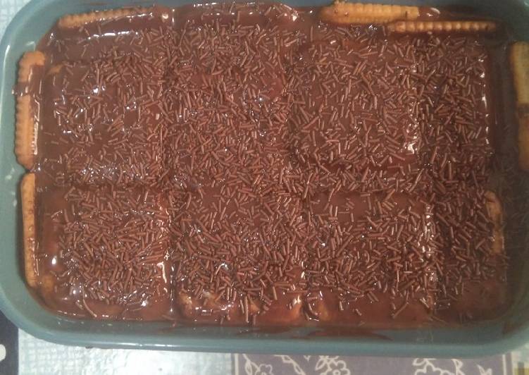 Tarta de chocolate con galletas