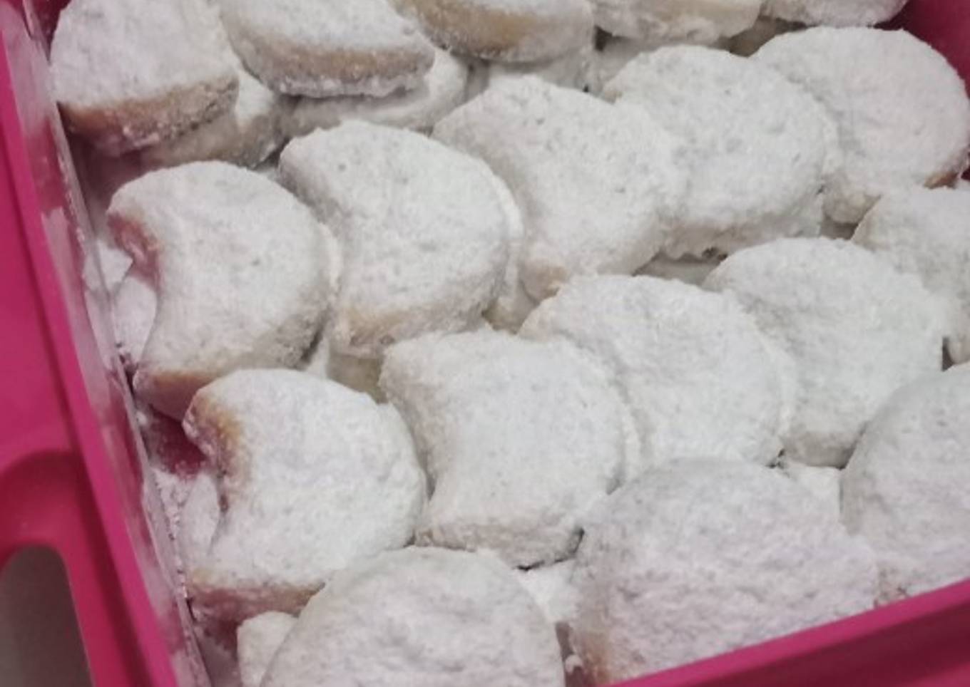 Kue Putri Salju (Snow Princess Cookies)