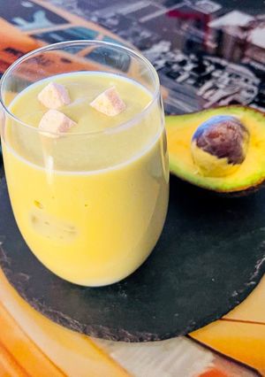 Foto di Frullato di mela verde e avocado allo sciroppo d’acero e cocco