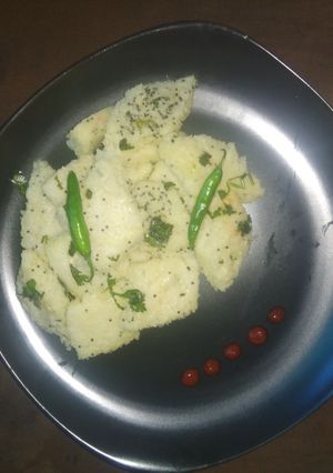 रवा ढोकला (Rava Dhokla recipe in hind) रेसिपी मुख्य फोटो